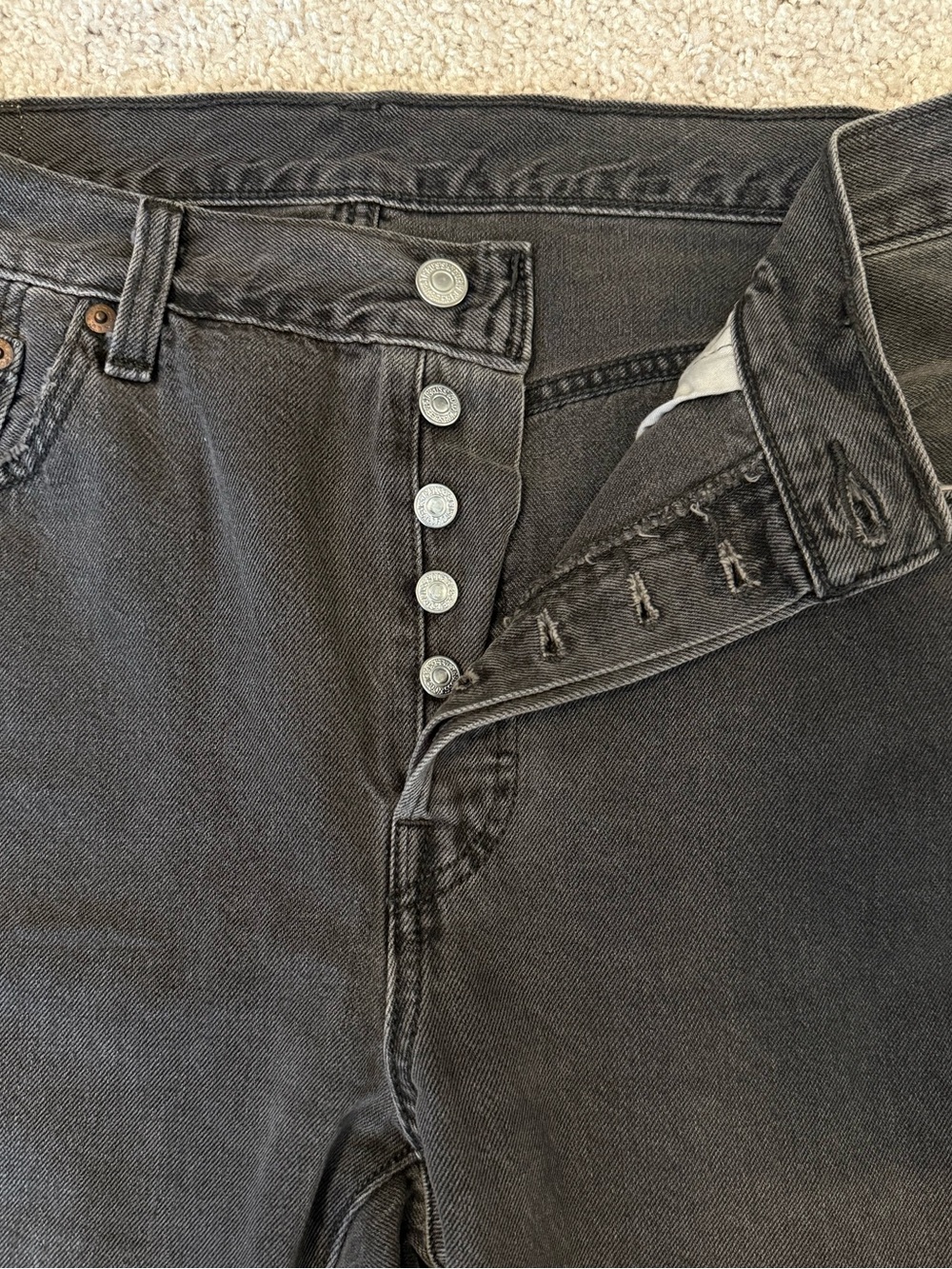 Levi’s Women’s 501 Crop Jeans, Size 32 - Picture 5 of 9